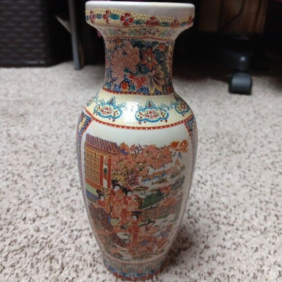 Chinese Hand Painted Porcelain 8